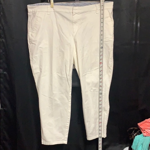 Jcp 20w capris ✨ - Picture 2 of 6